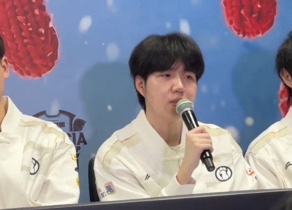 【万博电竞】IG.Renard：改ID就是因为之前在LDL的用的太多了 所以想换一个