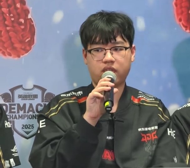 【万博电竞】JDG.xiaoxu：可能大家今天比较紧，后面会调整回来的