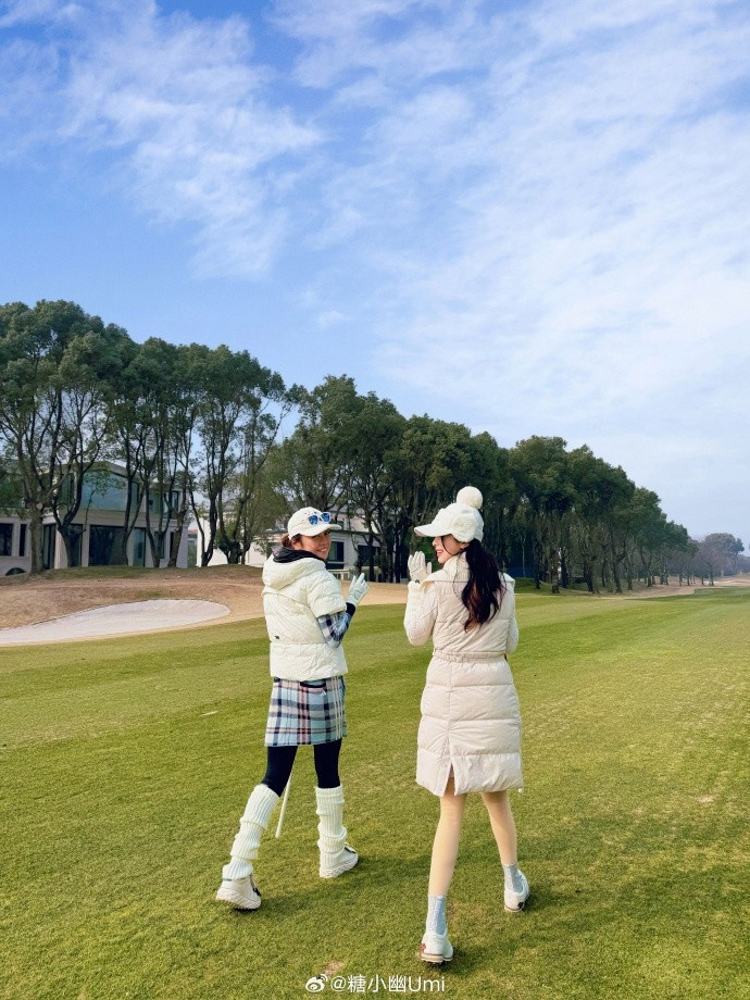 【蜗牛电竞】糖小幽晒照：嘻嘻～和高能量的姐姐一起就是很开心！ ​​​