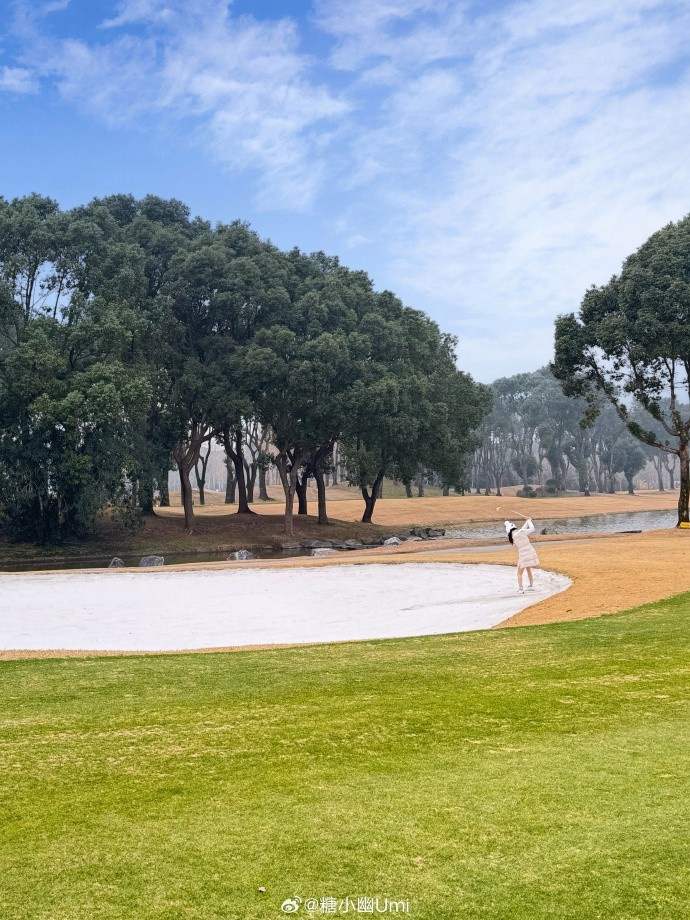 【蜗牛电竞】糖小幽晒照：嘻嘻～和高能量的姐姐一起就是很开心！ ​​​