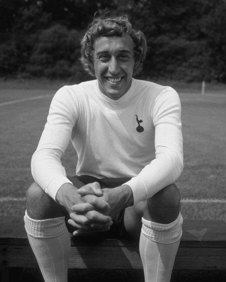 热刺官方：俱乐部传奇前锋齐弗斯去世，享年80岁