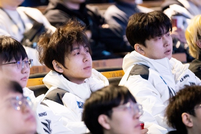 LPL发布选手大会返图：联盟将以更高标准、更严要求迎接新的一年