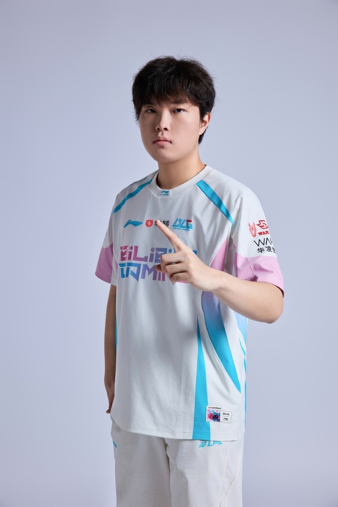 BLG晒2026LPL定妆照：帅气地开启全新赛季！