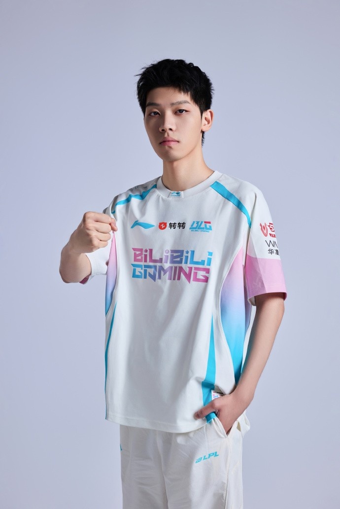BLG晒2026LPL定妆照：帅气地开启全新赛季！