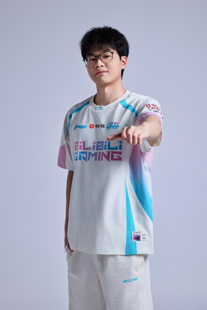 BLG晒2026LPL定妆照：帅气地开启全新赛季！