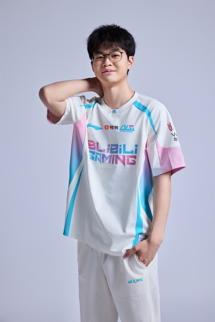 BLG晒2026LPL定妆照：帅气地开启全新赛季！