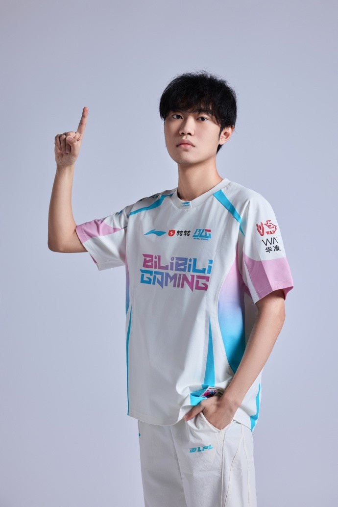 BLG晒2026LPL定妆照：帅气地开启全新赛季！