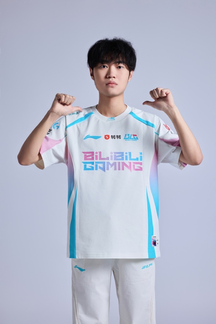 BLG晒2026LPL定妆照：帅气地开启全新赛季！
