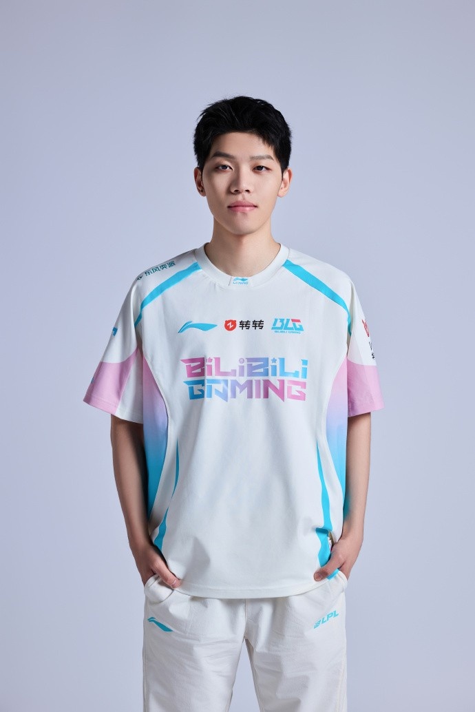 BLG晒2026LPL定妆照：帅气地开启全新赛季！