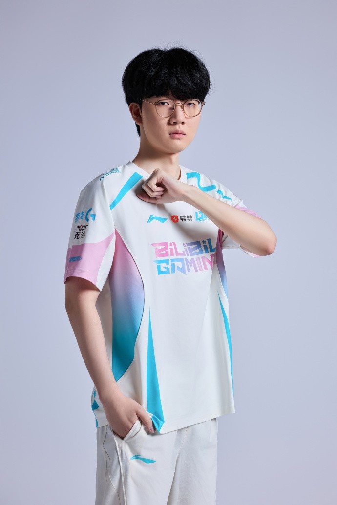 BLG晒2026LPL定妆照：帅气地开启全新赛季！