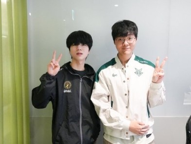 【蜗牛电竞】BFX分享Diable季前赛照片：哥哥们满满的关爱