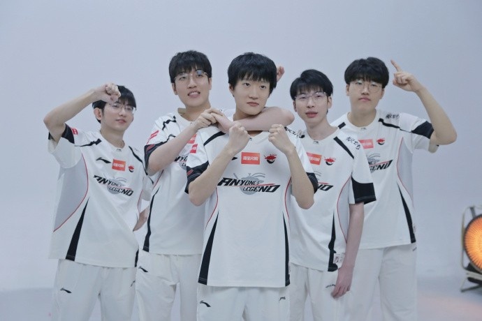 AL发布选手日常返图：定妆照拍摄花絮太suai了呀