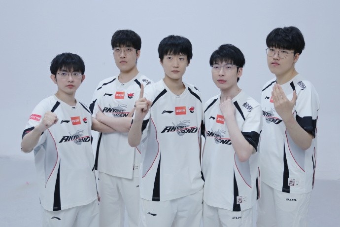 AL发布选手日常返图：定妆照拍摄花絮太suai了呀