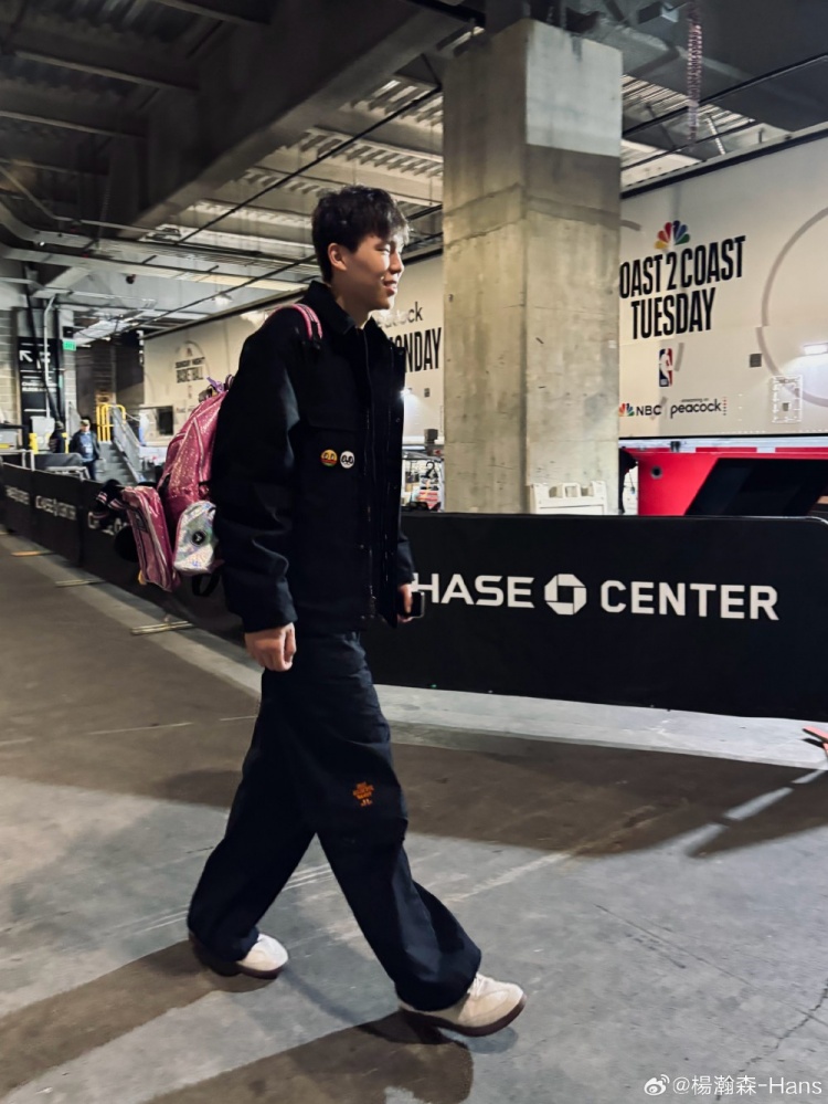 【球迷报道】撞到脑袋一度伤退！杨瀚森晒照：问题不大 谢谢大家关心(图1)