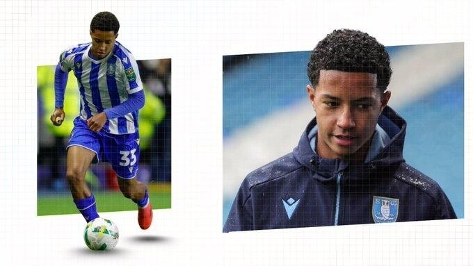 TA：切尔西接近签下谢周三17岁左后卫阿拉奥，但曼联仍在进行谈判