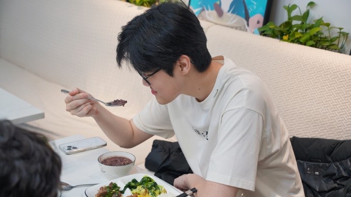 【万博电竞】腊八快乐!LNG分享选手照:给哥几个准备了腊八粥腊八蒜~“粥”到