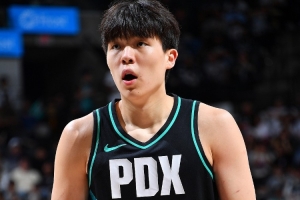 分享杨瀚森在开拓者的情况