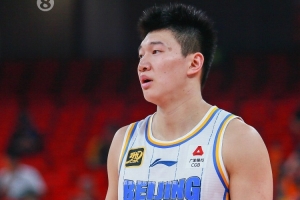 CBA常规赛北京客场险胜山西山西球迷吐口水事件引争议