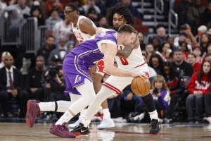 卢卡46分刷新记录，湖人生涯第2000分如影随形