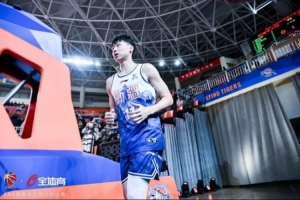 齐麟首度入选CBA全明星首发 队友期待他火热表现