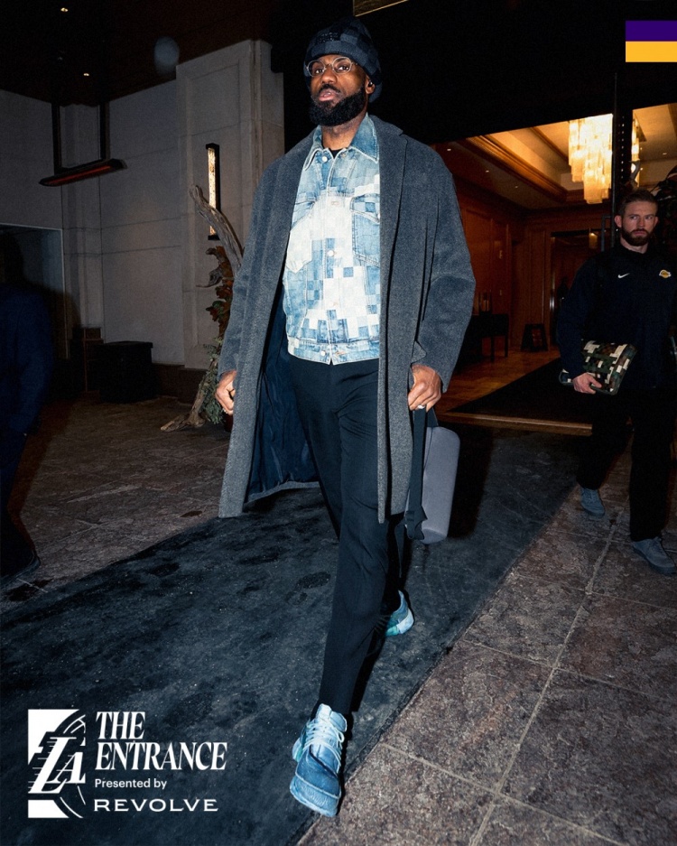 挑战克城！湖人官推晒赛前入场照 詹姆斯东契奇领衔