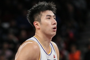 北控69-64力克青岛 周赫：张庆鹏肘子明确 防守态度提升