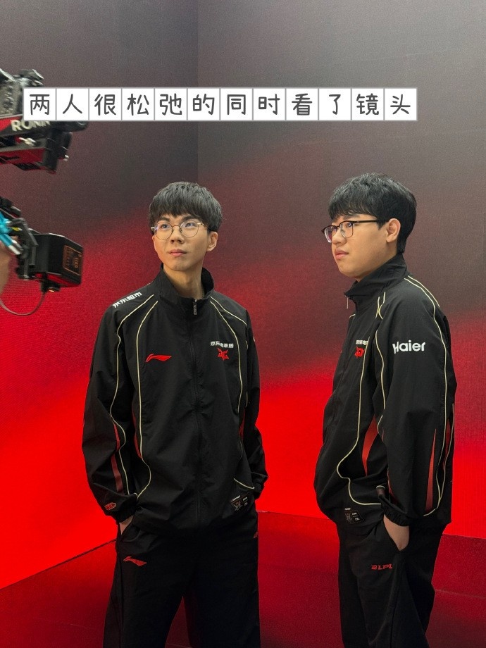 JDG分享一月战队返图：Hello今年第一集 幸福是无数个瞬间的总和