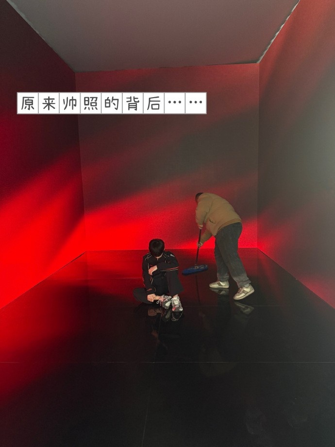 JDG分享一月战队返图：Hello今年第一集 幸福是无数个瞬间的总和