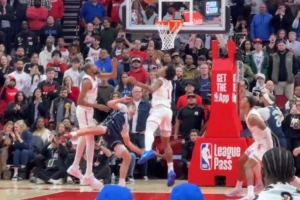 火箭险胜独行侠裁判报告出炉 基德怒怼裁判