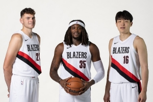 NBA常规赛：开拓者遭遇骑士惨败 克林根被对手打爆