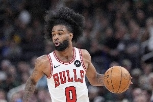 火箭队即将交易科比·怀特，寻找季后赛得分组织核心