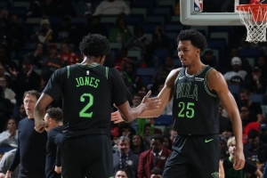 鹈鹕交易截止日操作疑惑，未考虑特雷·墨菲和赫伯特·琼斯报价