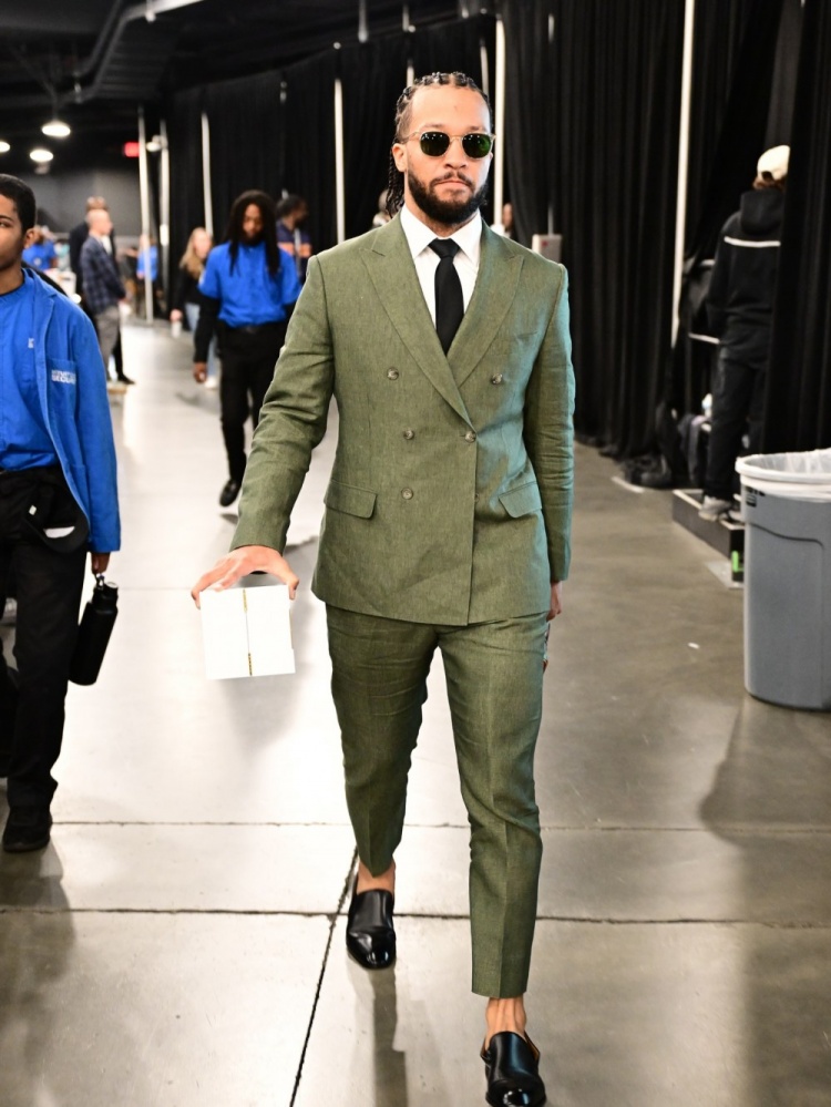  全明星条纹队入场穿搭：库里&布伦森西装黑超 杜兰特帽衫棒球服