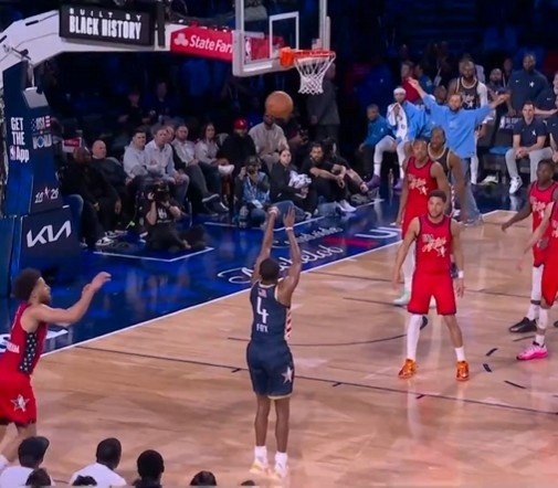  有点好看啊！全明星正赛循环赛前两场 全部以三分绝杀收尾！