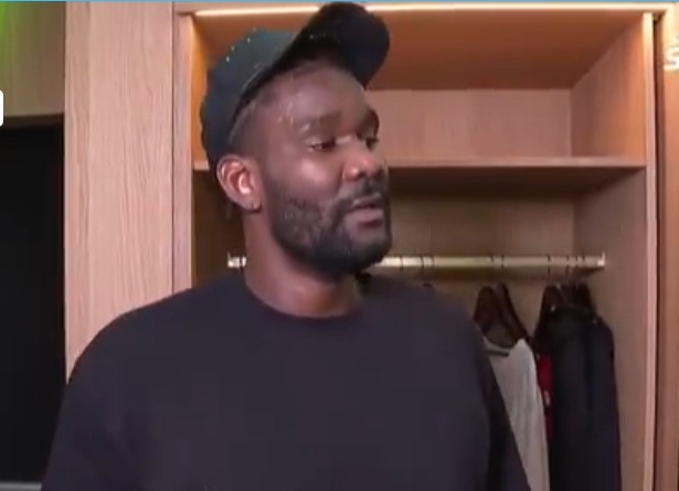 【体育报道】艾顿:第四节有点像季后赛 里夫斯造进攻犯规彻底改变了比赛势头(图1) 【体育报道】艾顿:第四节有点像季后赛 里夫斯造进攻犯规彻底改变了比赛势头(图1)