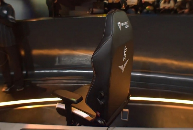 人有三急😂GENvsBFX比赛暂停：Diable和VicLa上厕所