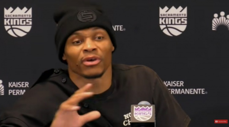 [推荐]罕见动怒！威少正面硬刚记者：你了解我吗？对我们的打法有意见吗(图2)