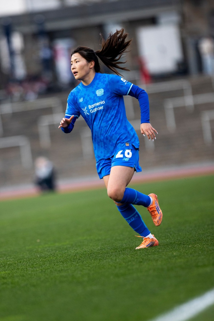 [体育世界]沈梦露伤愈复出替补登场，时隔354天再次为勒沃库森女足出战(图2)