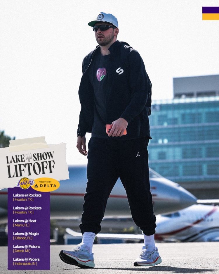  开启六连客！湖人官推晒客场之旅登机照：出差