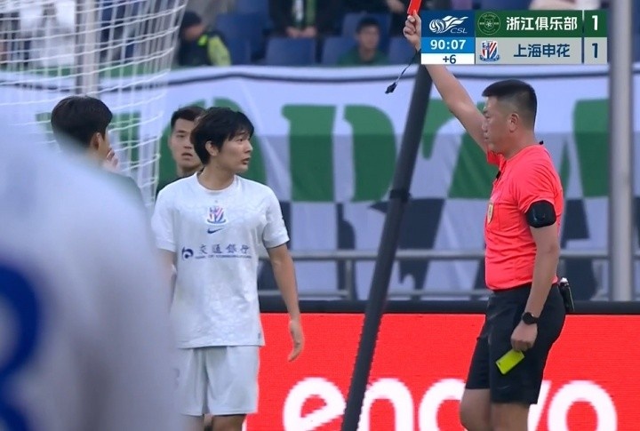 [球迷看点]中超裁判甘树然开文体公司，李璇：中足联和足协确实可以关注一下(图1)