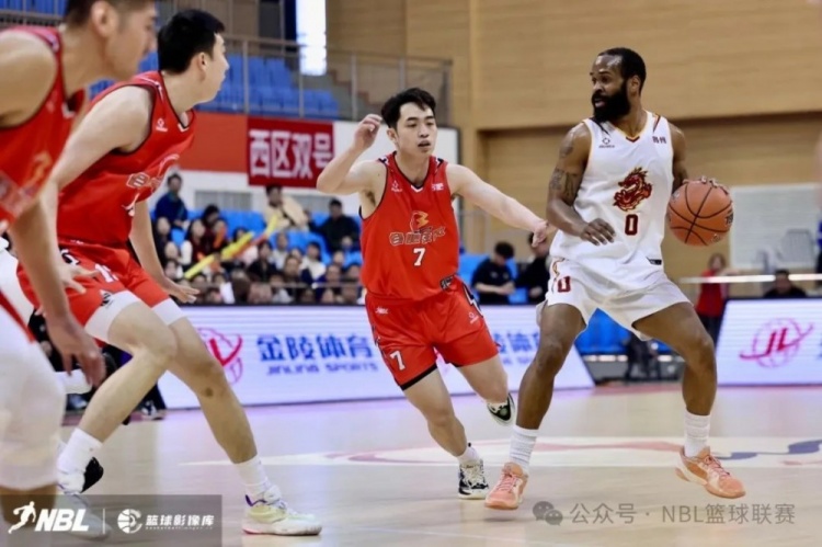 【球迷报道】无限我的城│2025-2026赛季NBL常规赛第二十三轮战报(图9)