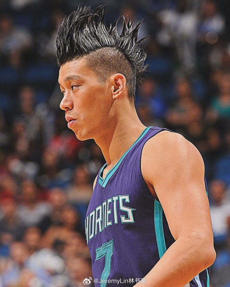 林书豪晒照：想念这发型 可是也有点夸张！