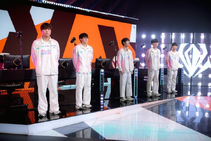 【蜗牛电竞】LPL发布BLG选手返图：所向披靡，顺利晋级