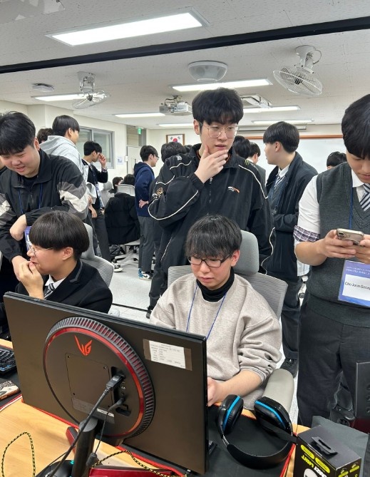 【球盟会】亚运冠军们专业教导~Zeus、Keria、Kanavi指导电竞专业的学生们