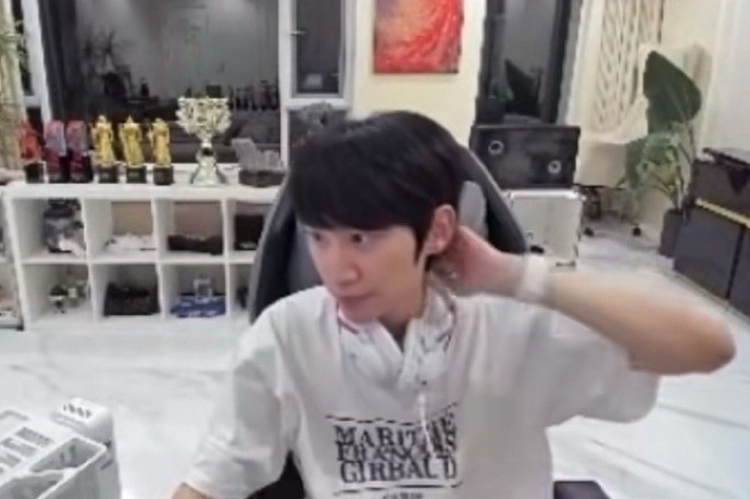 【万博电竞】doinb：lol那边有一个战队问我有没有兴趣打职业 那么缺人吗？