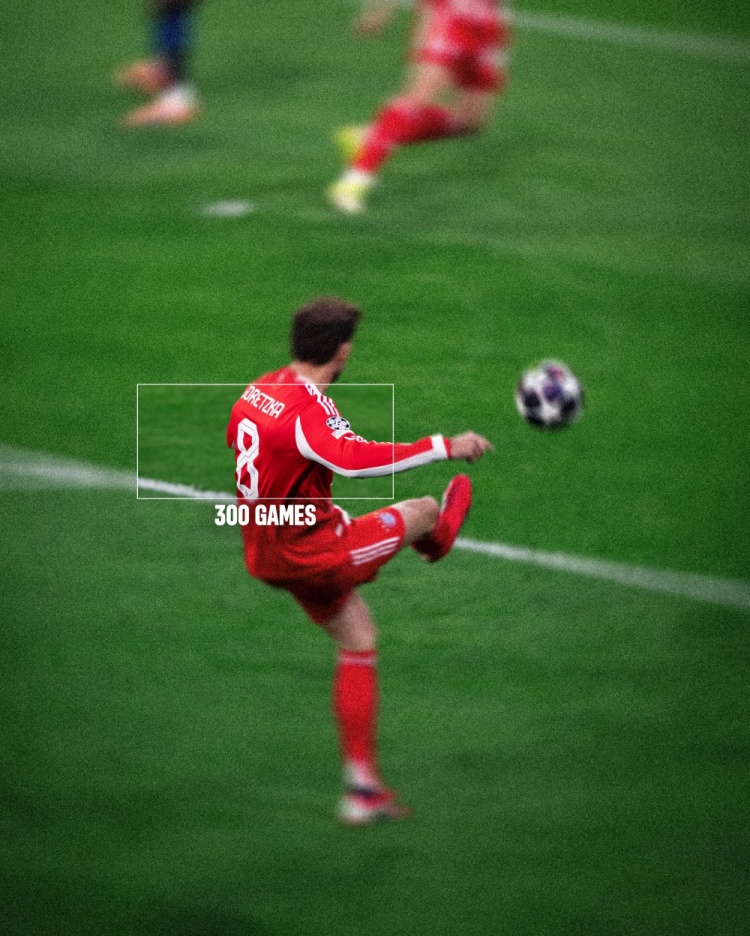 300场里程碑！拜仁社媒祝贺格雷茨卡：多么令人惊叹的数字