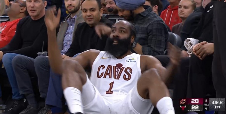  杀疯了！哈登单打帕威干拔再次打成3+1！单节第二次打4分！