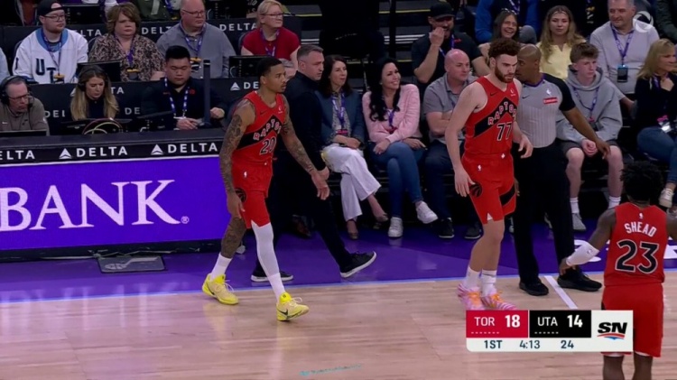 继续追梦！富尔茨与猛龙签约后光速首秀 自去年4月17日后NBA首战