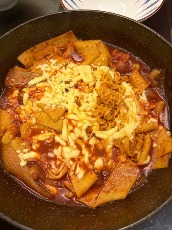 Tarzan晒照：运动完以后有金珍洪给做的炒年糕吃