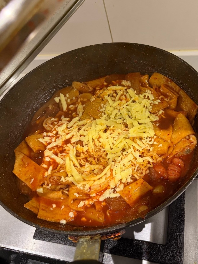 Tarzan晒照：运动完以后有金珍洪给做的炒年糕吃